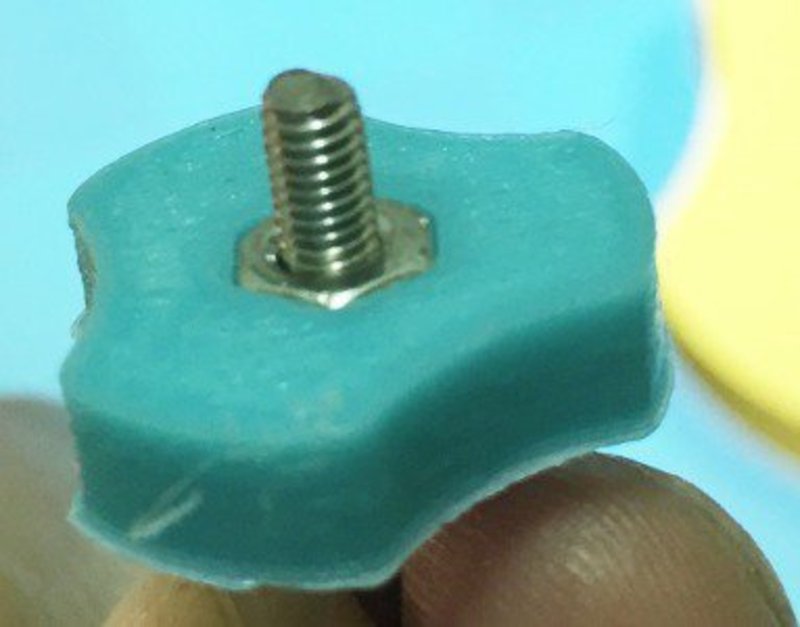 M3 nut holder