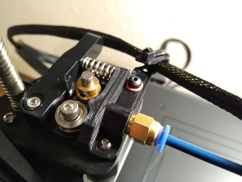 Flexible Filament Extruder with Wire Holder