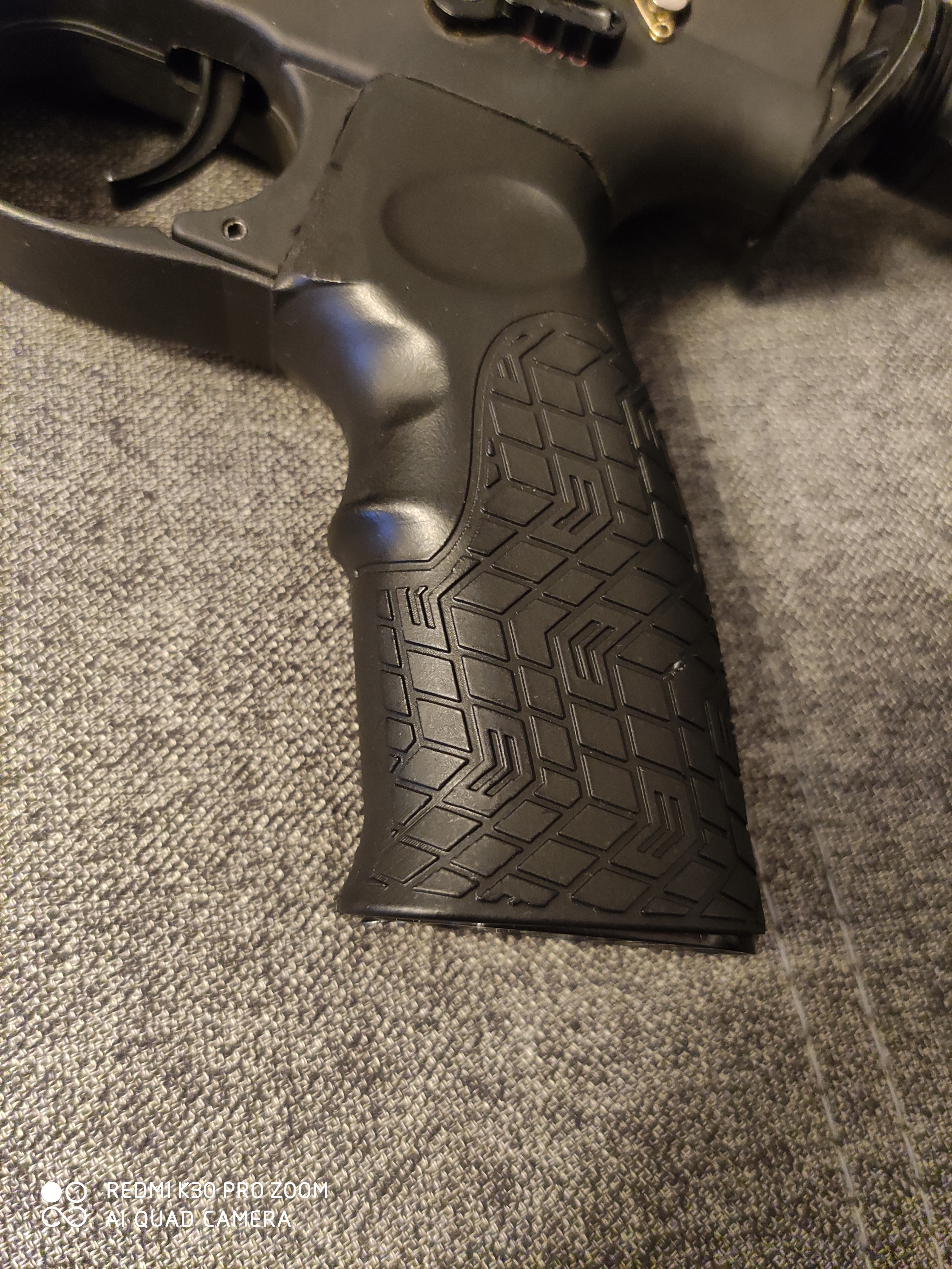 Daniel Defense Pistol Grip　実物 Daniel Defense AR-15, LR-308 Pistol Grip without Trigger