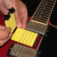 String Cleaner guitar - Thumbnail 2