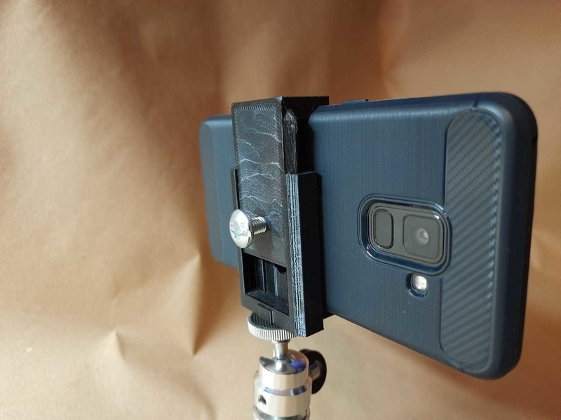 Phone holder for tripods