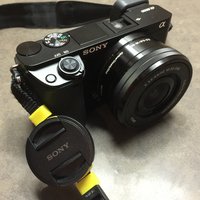 Slim Sony 40.5mm Lens Cap Strap Mount Holder - Thumbnail 2