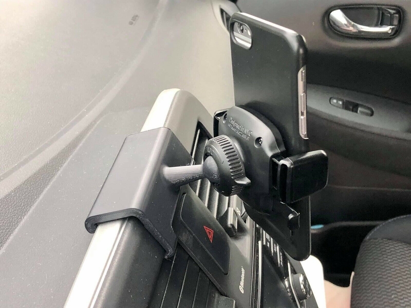 Nissan Leaf iOttie Smartphone Adapter Mount