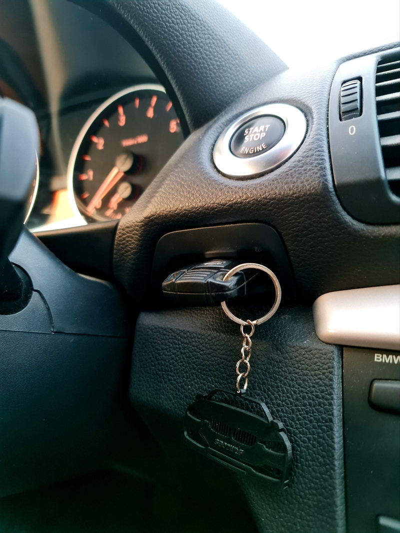 BMW F30 FRONT VIEW KEYCHAIN