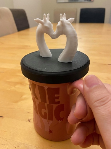 A Giraffe figurine- send a hug/kiss in COVID-19 3D Print 394822