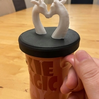 A Giraffe figurine- send a hug/kiss in COVID-19 - Thumbnail 3