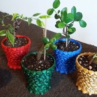 Icosahedron Planter and saucer - Thumbnail 1