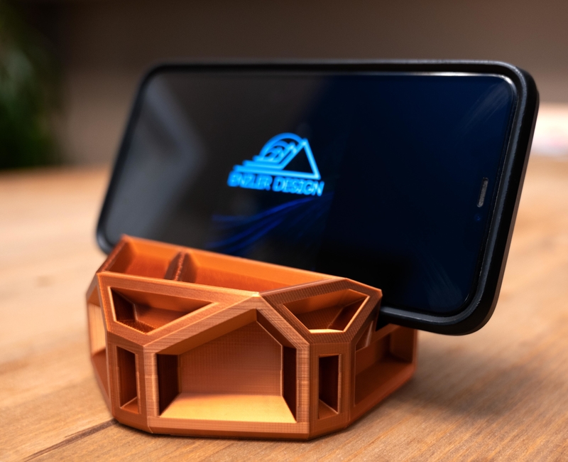 Low Poly / Art Deco Phone Holder 