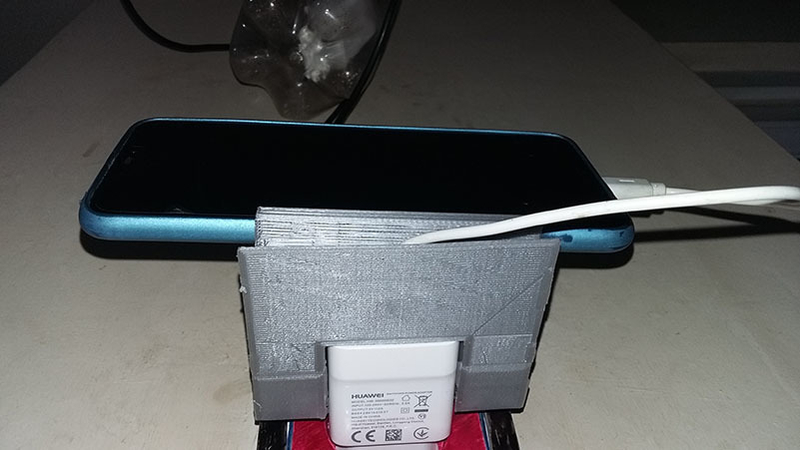 WALL DESK PHONE HOLDER CAN BE ATTACHED TO THE CHARGER