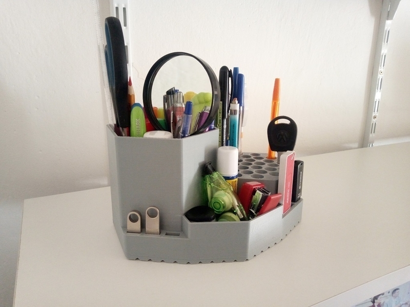 Simple pencil holder