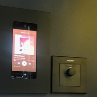 iPod touch wall mount - Thumbnail 2