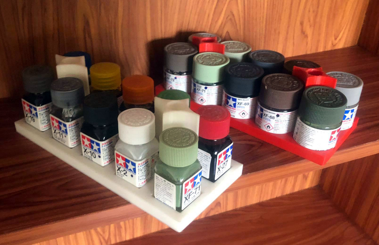 ENAMEL-PAINT-BOTTLES