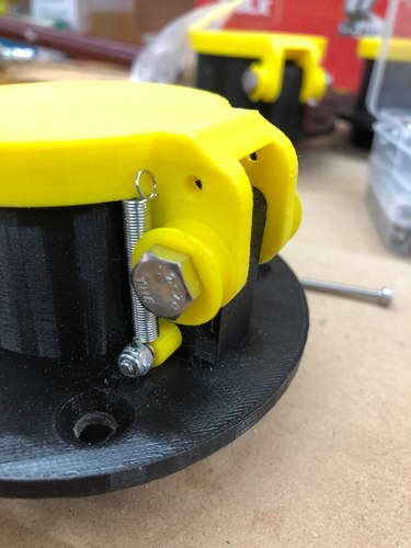 Vacuum Connector for Woodworking, Spring Loaded. 3D Print 406942