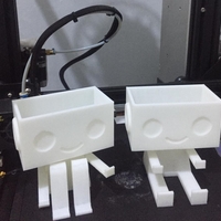 CUTE ROBOT PLANTER - Thumbnail 1