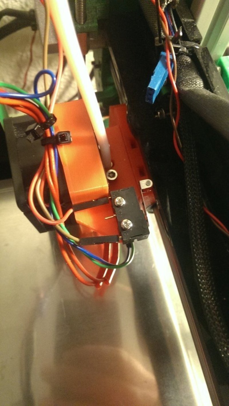 One-piece fan/heatsink duct with microswitch homing (x- and z-ax