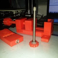 Adjustable Pocket Hole Jig with Vise - Thumbnail 4