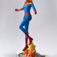 Captain Marvel 6th Scale Figurine/Statue (Main) - Thumbnail 4