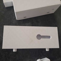 Retractable Wall Hanger - Thumbnail 6