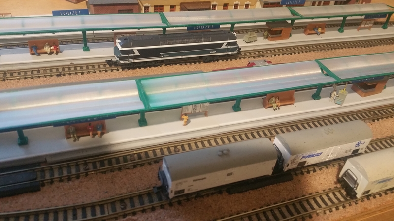 Dock shelter, platform shelter, N scale (1/160)