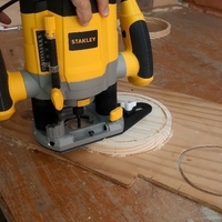 BASE COMPAS PARA SACAR CIRCULOS CON ROUTER STANLEY SRR1200-B2 - Thumbnail 3