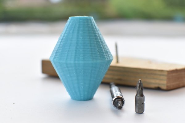 Ratcheting screwdriver for all hex bits, wrench, ...