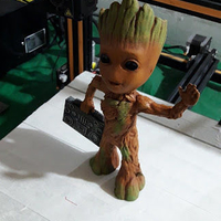 Groot con grabadora 3D model - Thumbnail 1