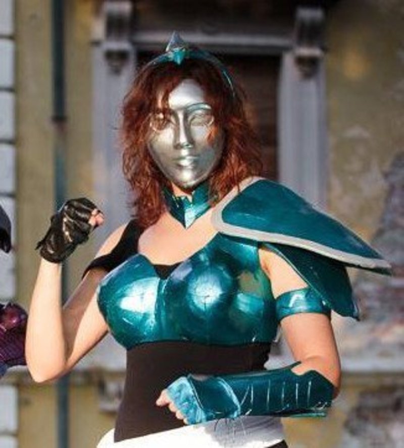 Saint Seya Eagle Marin Tiara, bracelt and collar