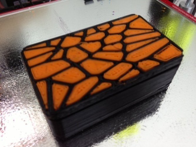 Giftbox with 2-colored voronoistyle lid 3D Print 44476