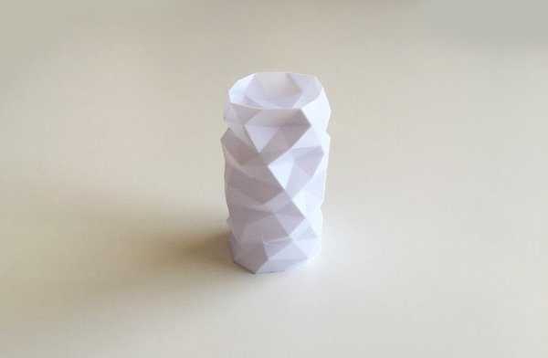 Poly Vase 3