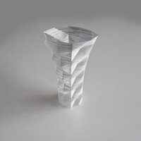 Poly Vase 2 - Thumbnail 2