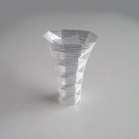 Poly Vase 2 - Thumbnail 3