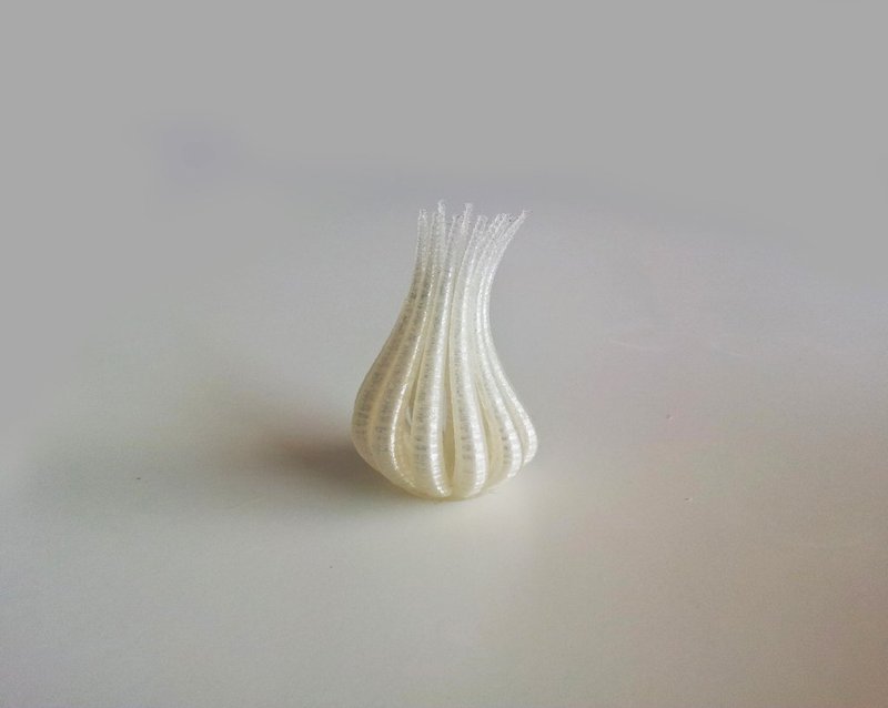 String Vase 4
