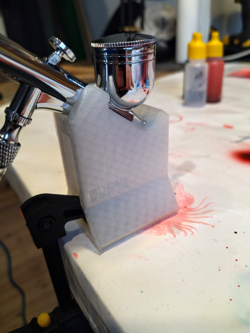Airbrush holder / stand
