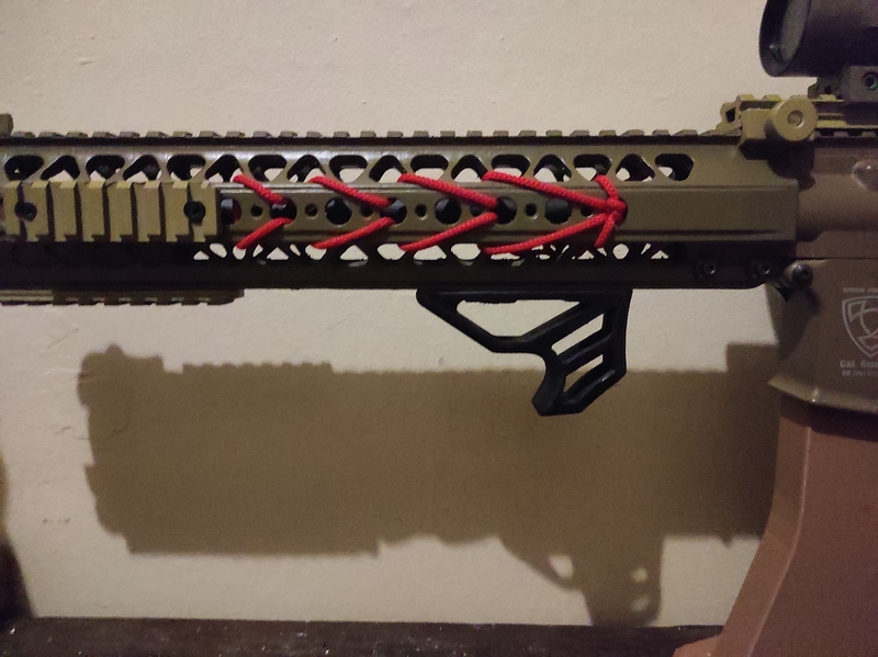 MINI ANGLED FOREGRIP 
