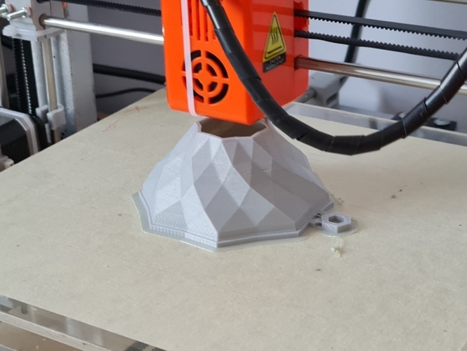 Twisted diamond funnel 3D Print 475224