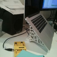 Macbook Pro Stand - Thumbnail 4