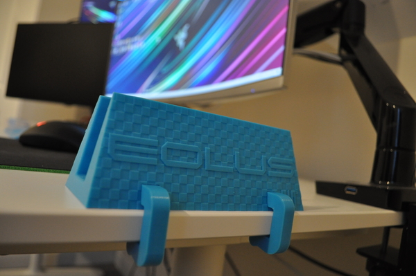 Laptop vertical support/stand/holder