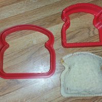 Sandwich Shaped Sandwich Cutter (Uncrustable) - Thumbnail 6