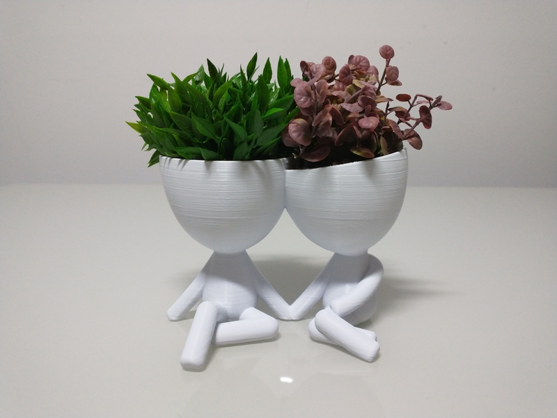 Robert Plant Couple vase/planter