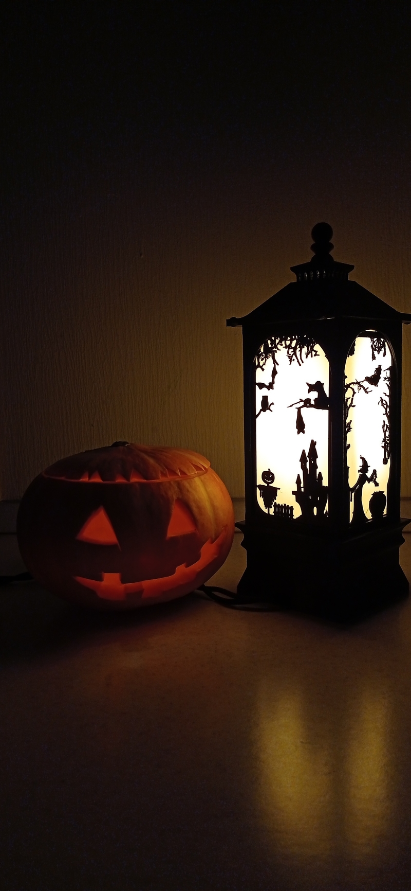 HALLOWEEN LANTERN