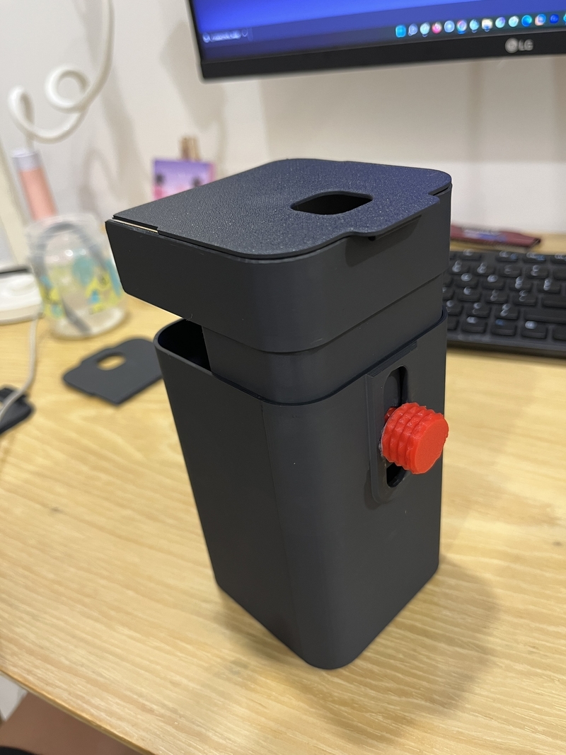 DESK MOUNTED TRASH BIN
