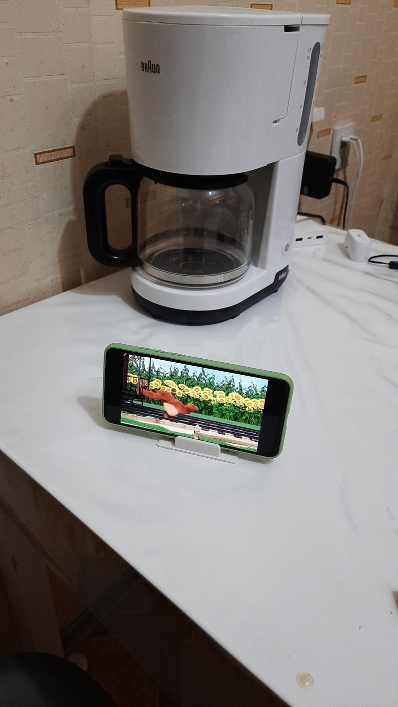 Smartphone stand