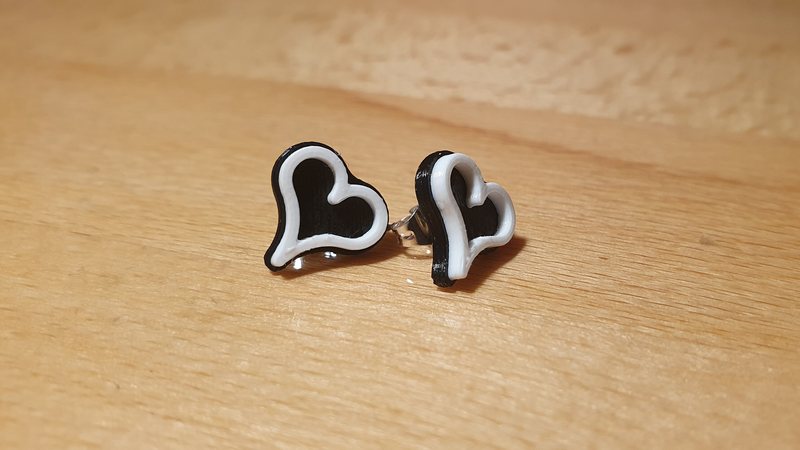 earing 010  christmas heart