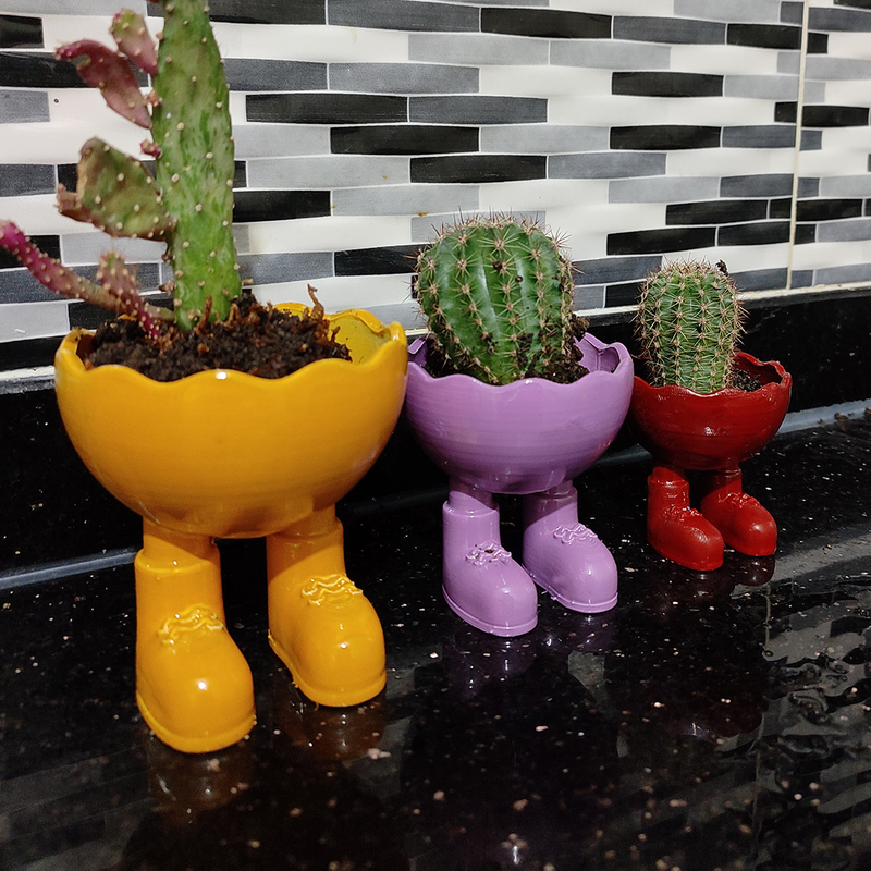 CUTE MULTI-PURPOSE HOLDER