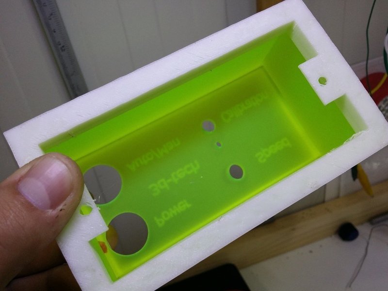 Simple plug and construct box with acrylic walls