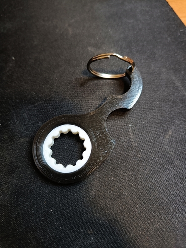 STL file Keychain Spinner Karambit 🗝️・3D print design to download・Cults