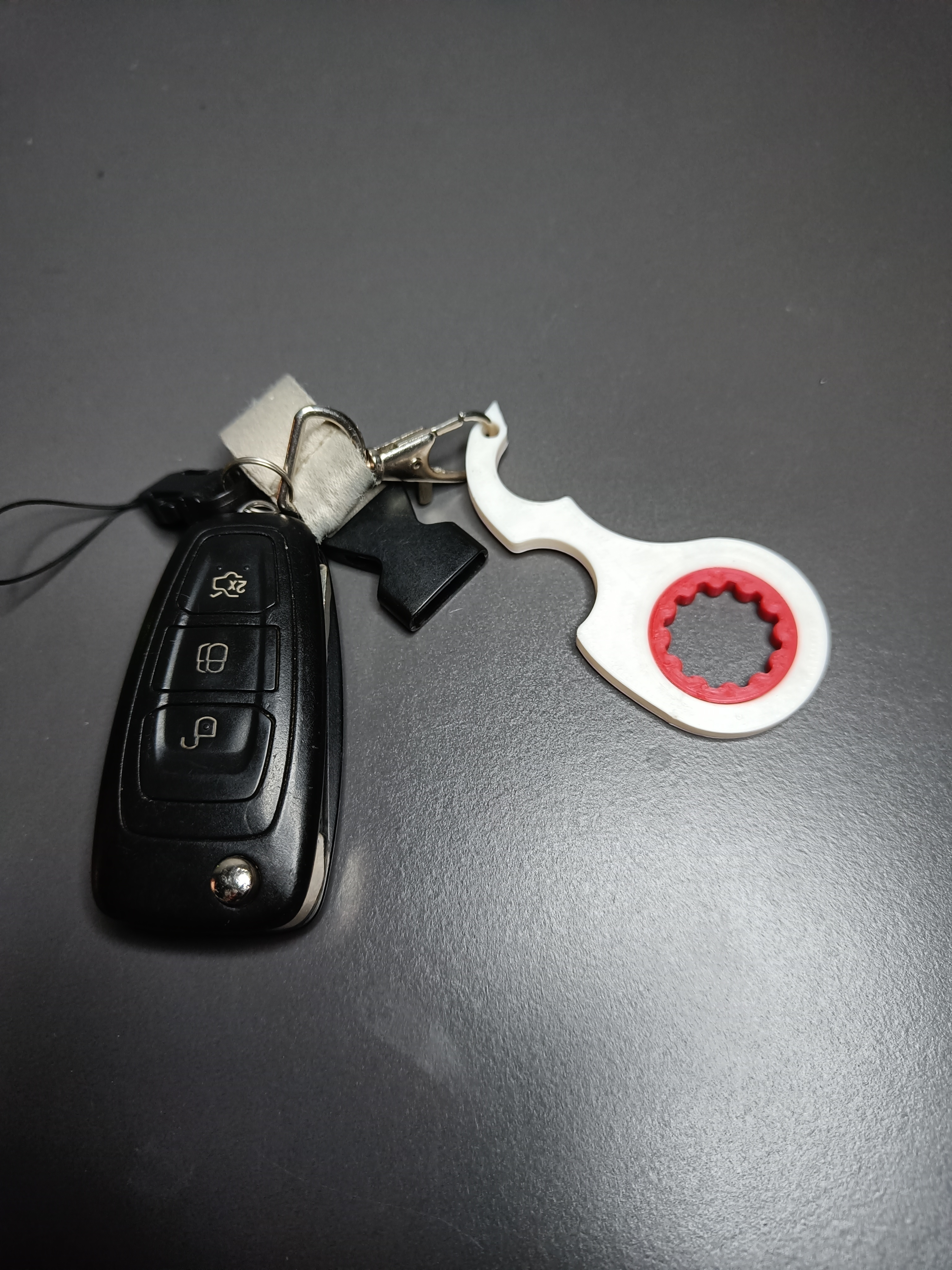 Keychain spinner, Keyrambit by Theodor