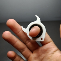 DEVIL KEYCHAIN TIKTOK SPINNER NO BEARING KARAMBIT - Thumbnail 2