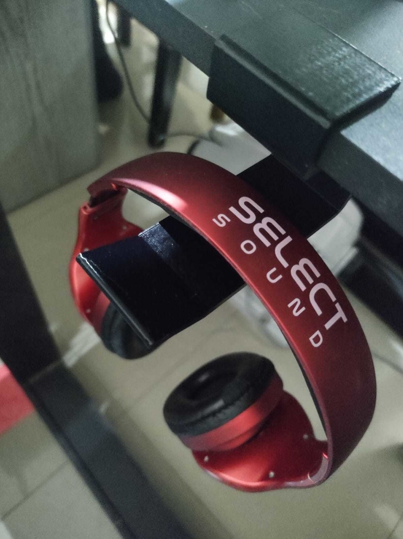 Headphones holder for table or desk