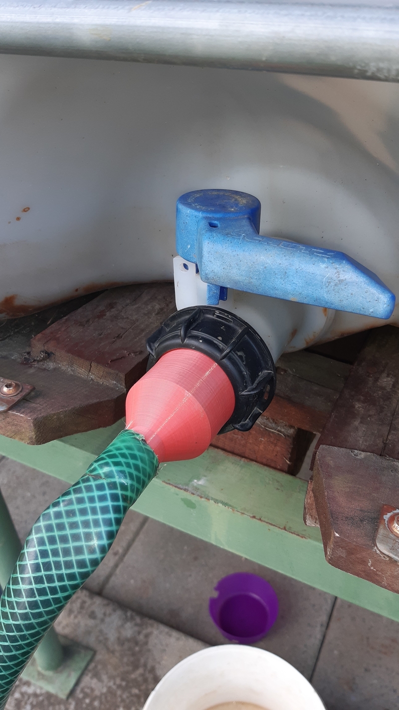 Adapter for garden hose on 1000l IBC tank